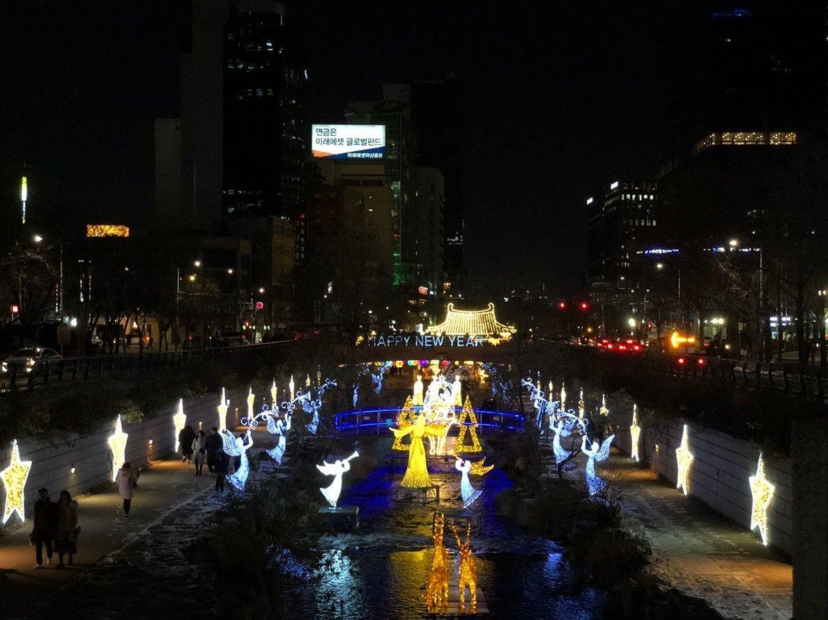 2025, christmas, lights, festival, beautiful, romantic, holiday, happy new year, 2025, lanterns, angels, heart, stream, cheonggyecheon, seoul, korea, jonggak